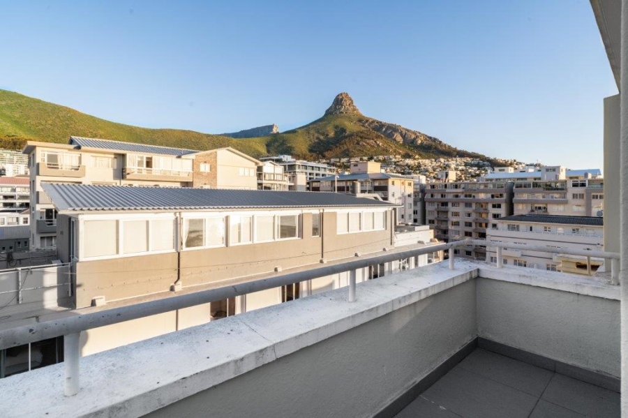 3 Bedroom Property for Sale in Sea Point Western Cape